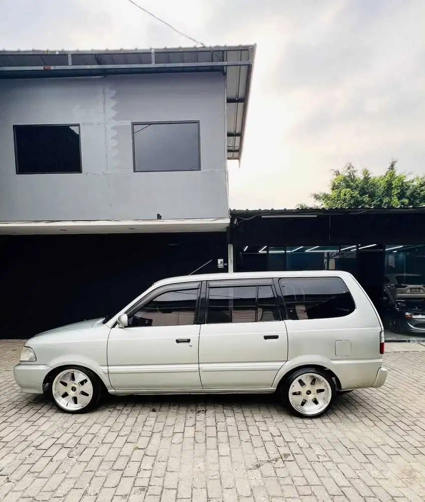 Toyota Kijang 2001 Bensin