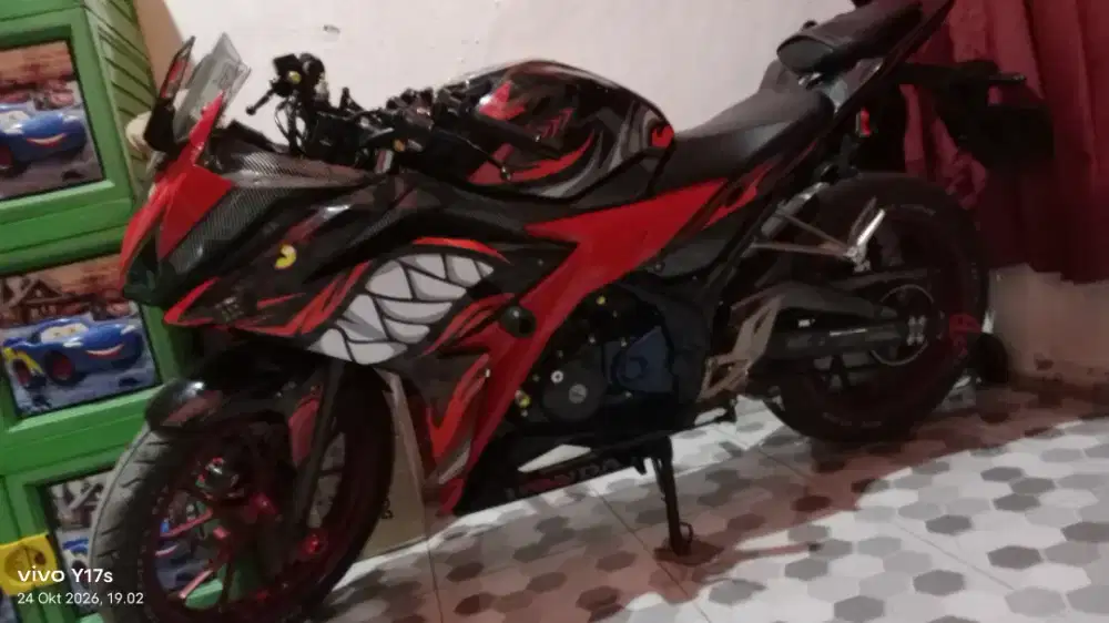 jual motor honda cbr150r abs