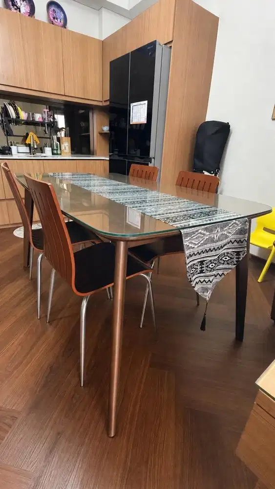Preloved meja dan kursi makan set