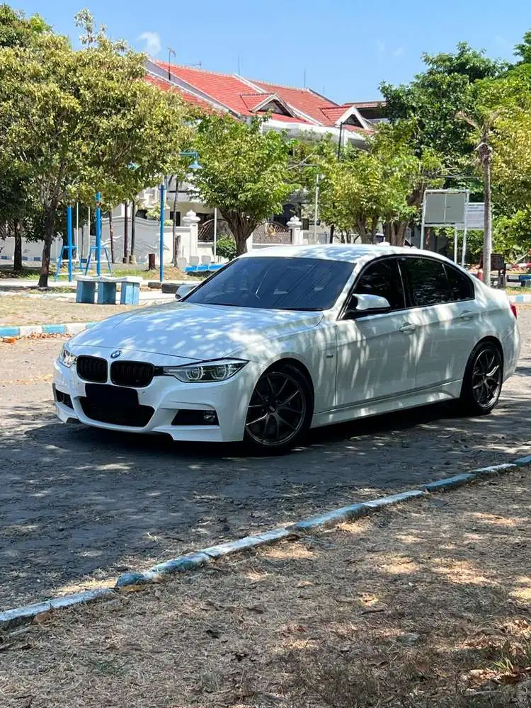 BMW 320i 2016 Bensin