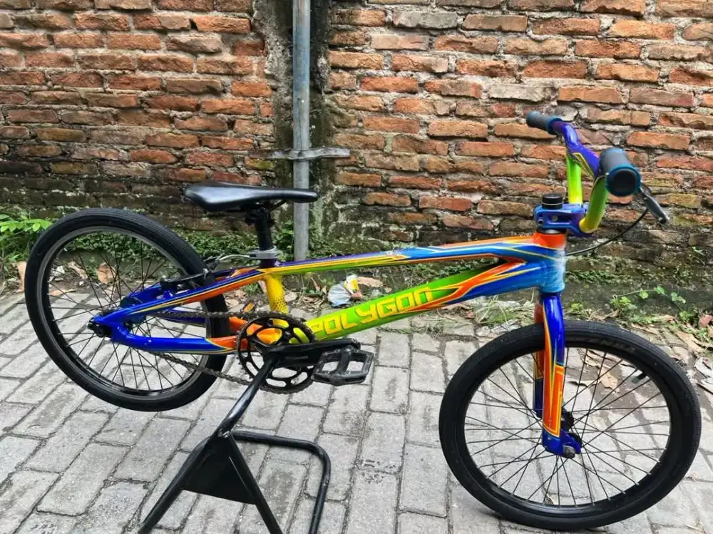 Sepeda bmx polygon razor 2024