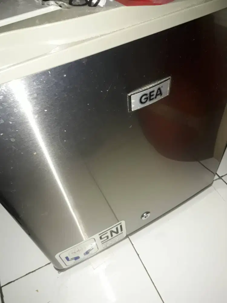 Dijual kulkas GEA mini