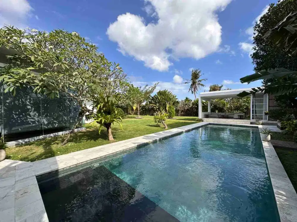 Luxury Villa 5 Kamar Tidur dengan Kolam Renang 20 Meter di Babakan Canggu