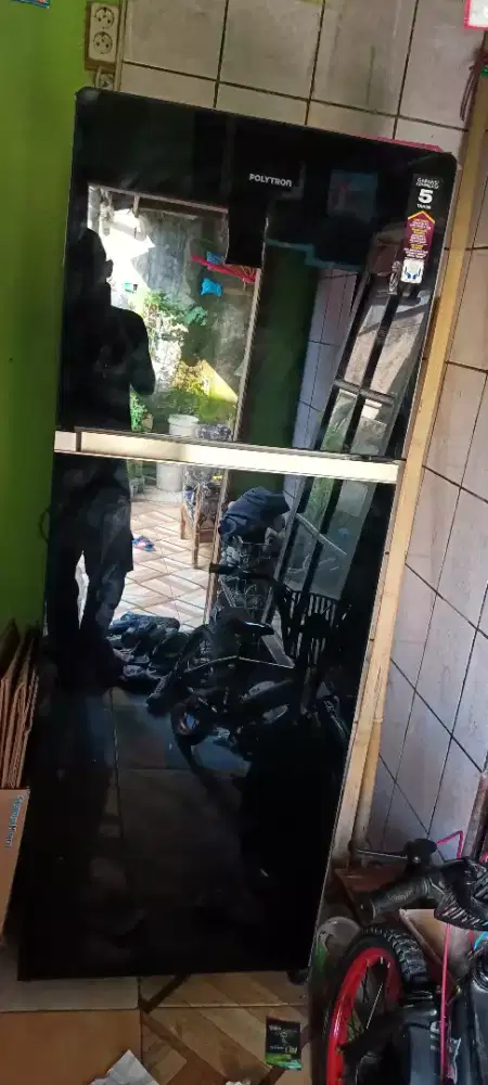 Kulkas 2 pintu polytron pemakaian pribadi dari baru