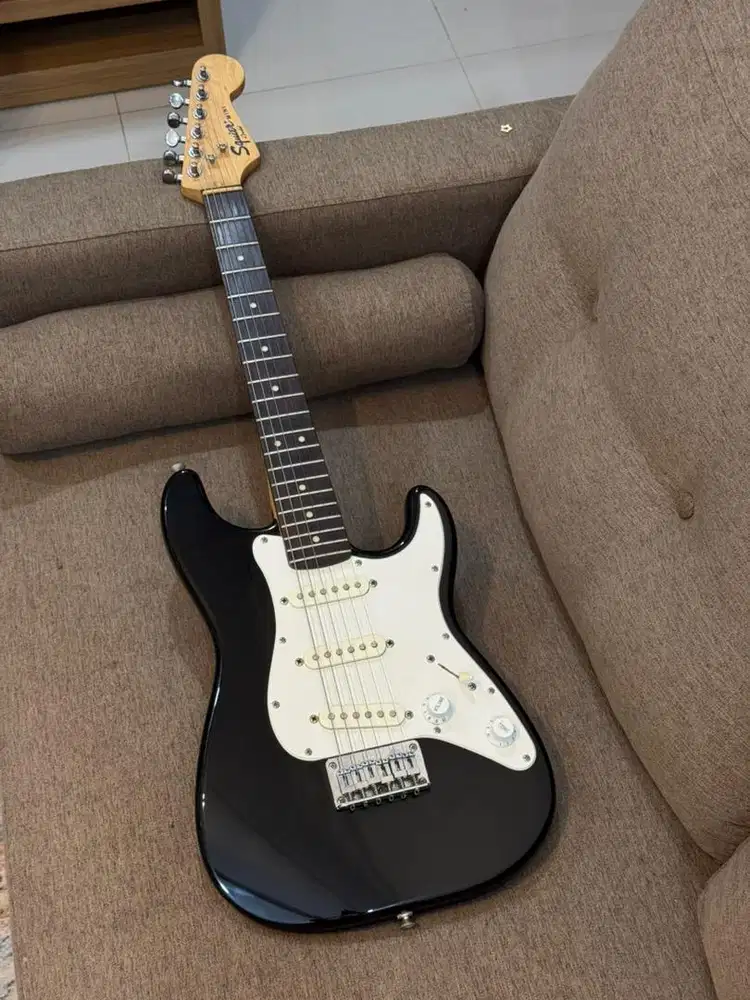 Gitar Squier Mini Stratocaster made in Indonesia