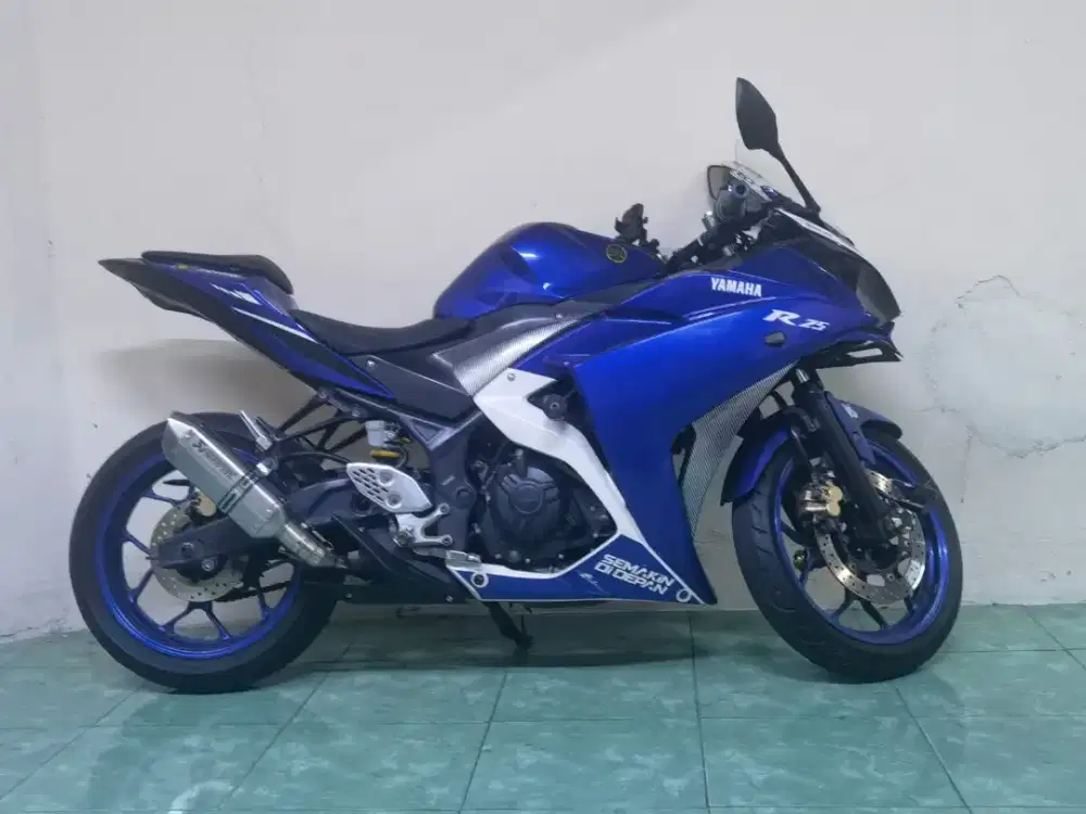 Motor Yamaha R25 2015