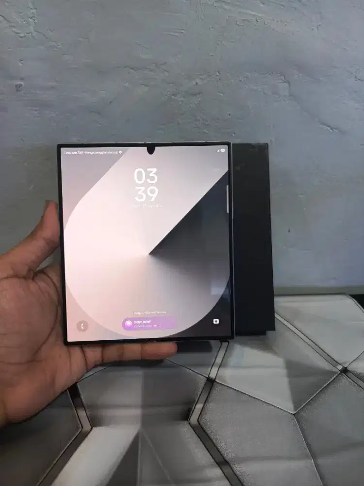 SAMSUNG Z FOLD 6 5G RAM 12/256GB ORIGINAL SEIN MULUS NORMAL

TAMPILAN