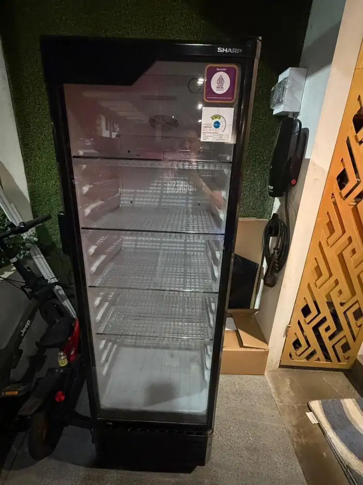 sharp showecase 250L black