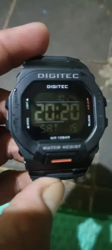Mahar jam digitec sama headset bluetooh original merek kiip
