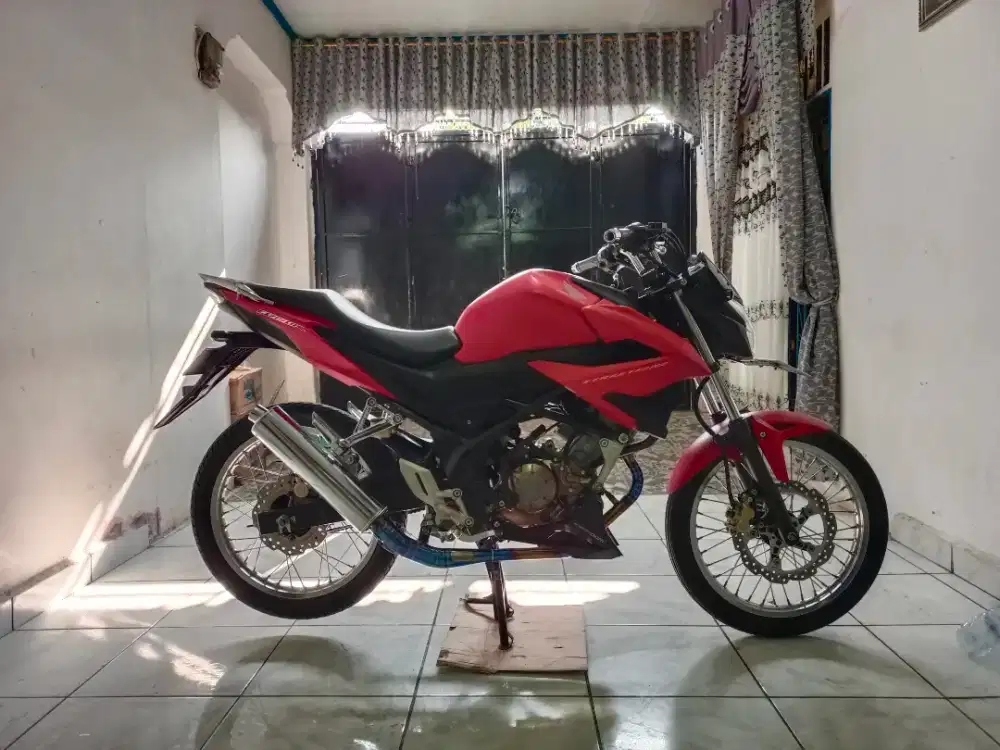 CB150R 2018 V3 Limited Edition KM 18000
