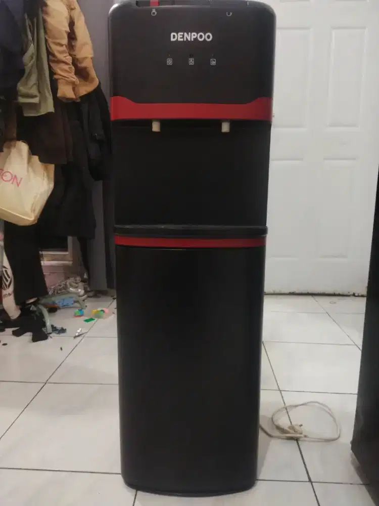 Dispenser denpoo galon bawah