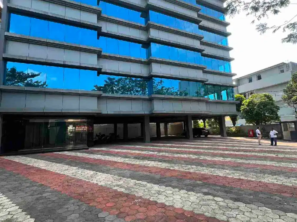 DIJUAL GEDUNG BARU 5 LANTAI DEKAT TOL TB.SIMATUPANG JAKARTA SELATAN