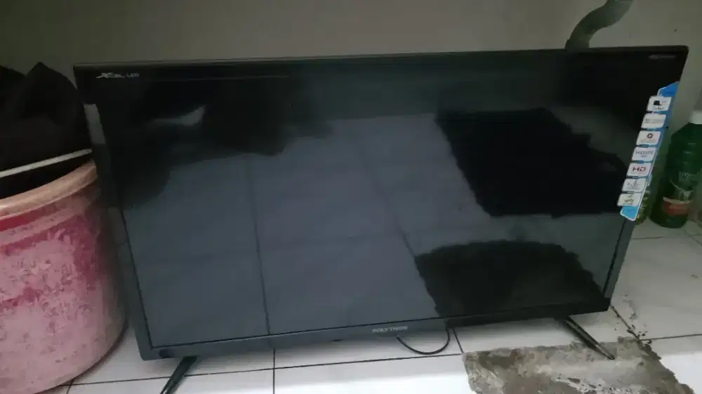 TV Polytron LED 32 inci