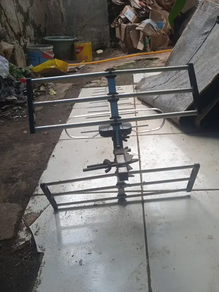 Antena TV Digital kondisi siap pakai termasuk kabel nya