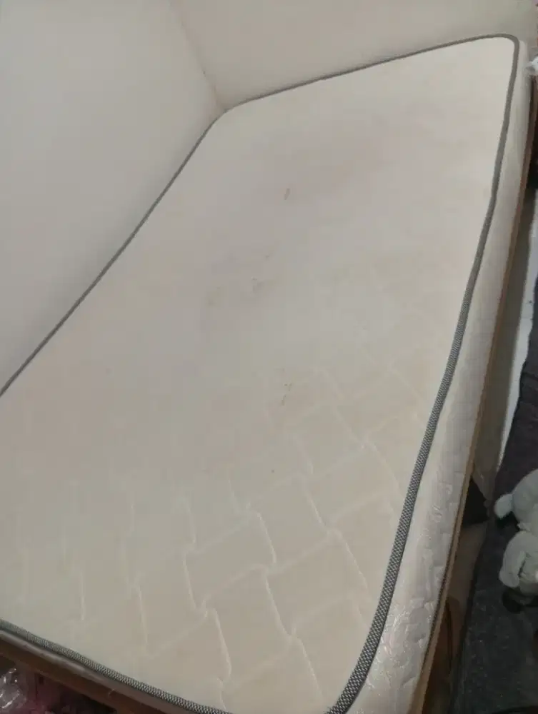 Kasur busa innoac asli dan dipan kayu