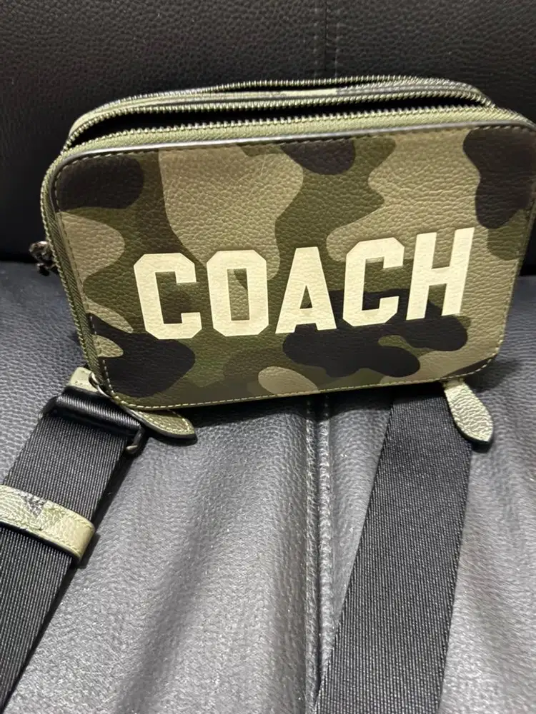 coach charter crossbody 19 with camo print and coach grapic