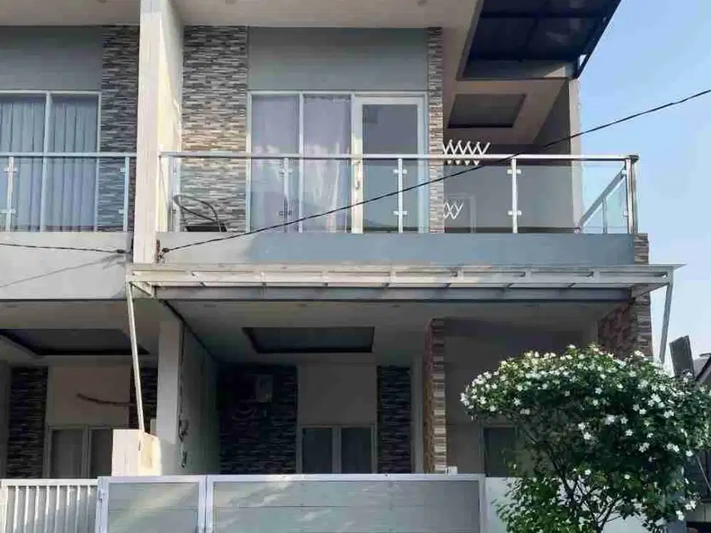 Rumah 2 Lantai Furnish di Boulevard Hijau Harapan Indah
