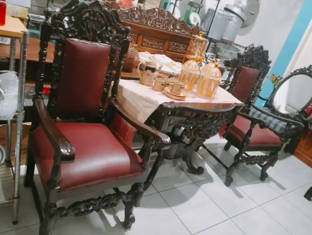 Kursi santai jati tua