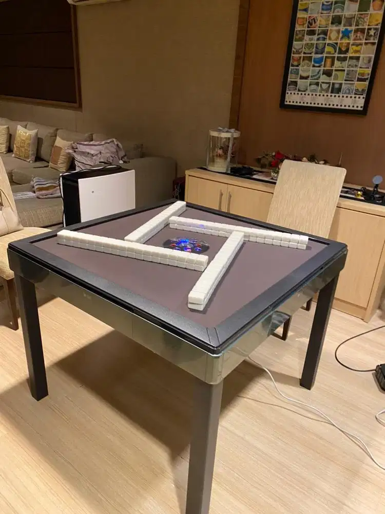 Meja mahjong treyo