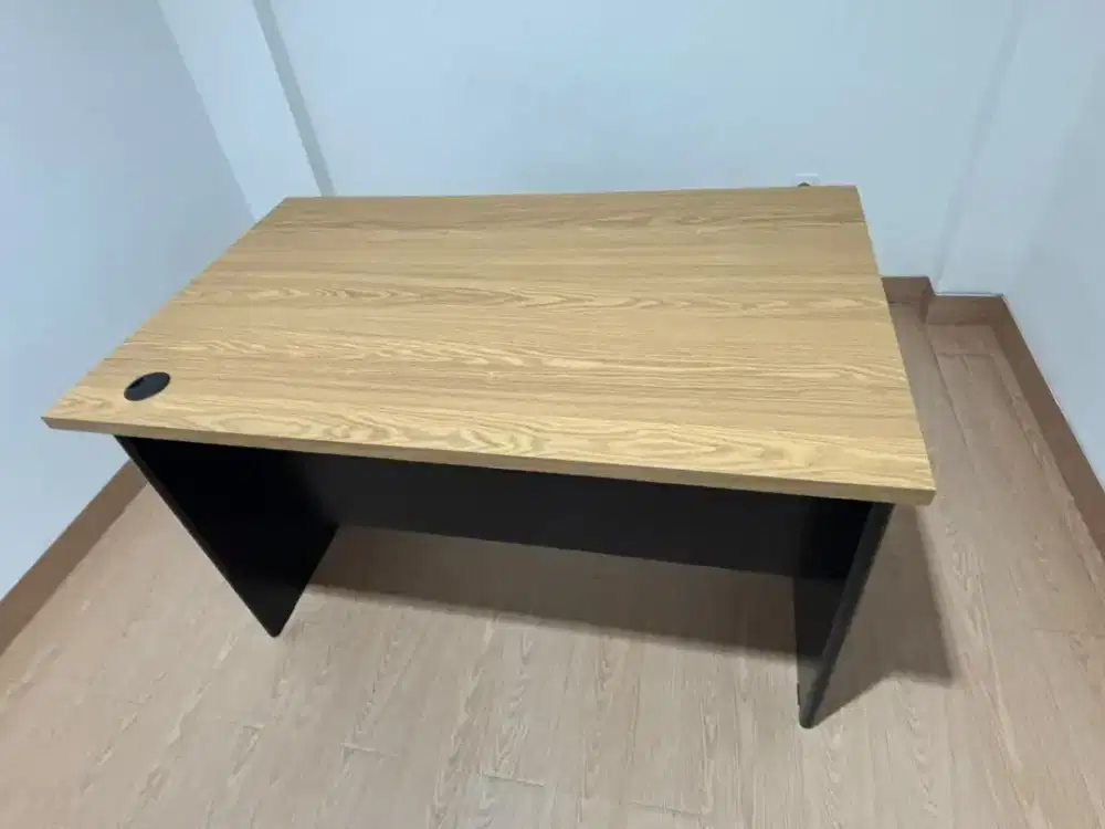 Meja Kerja Kantor