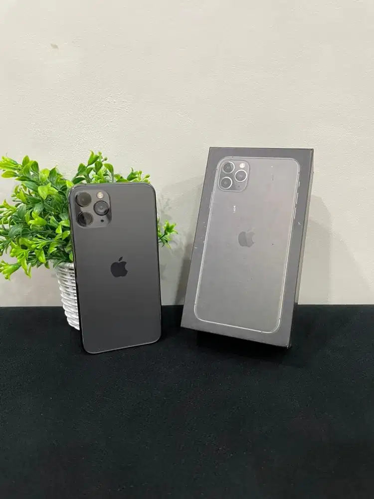 IPhone 11 Pro 256GB Midnight Gray lengkap Fullset BH 100% Permanen