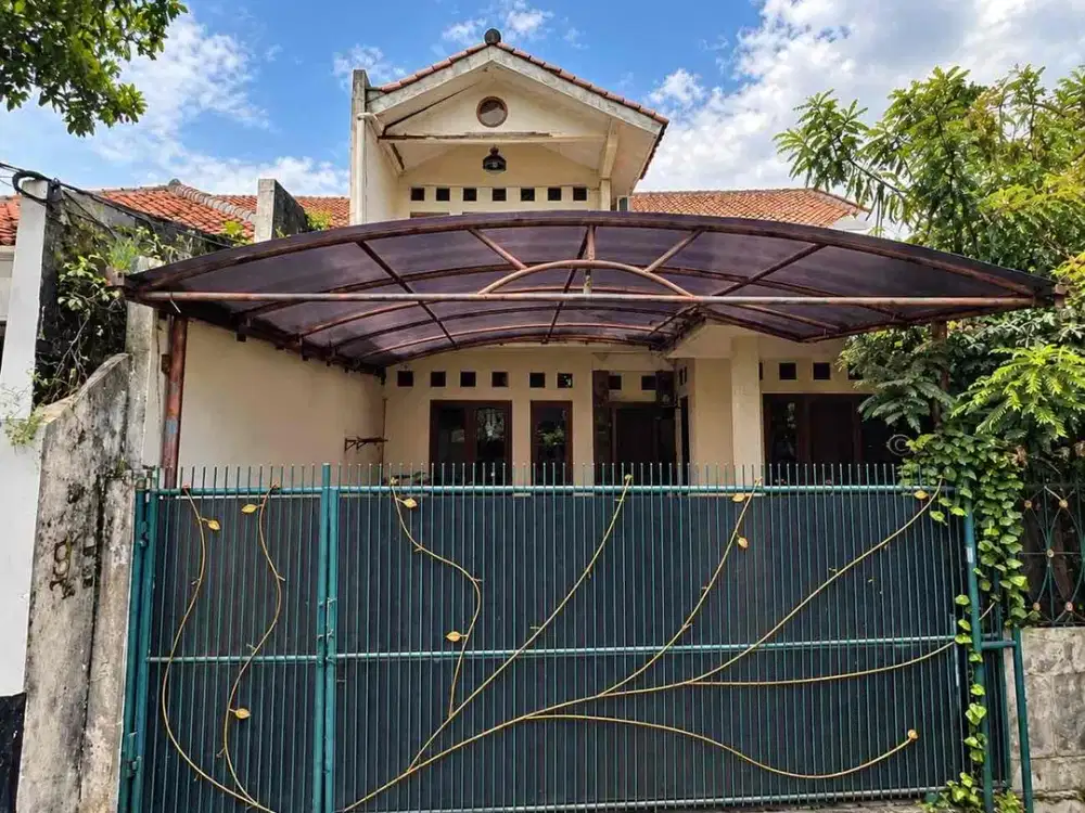 RUMAH LUAS DI KELAPA DUA, KEBON JERUK