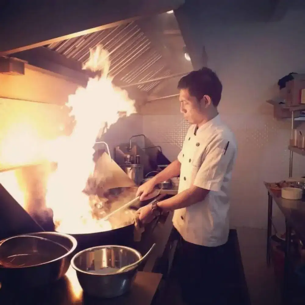 Chef/koki ,(westrend,seafood,Nusantara,Sunda)