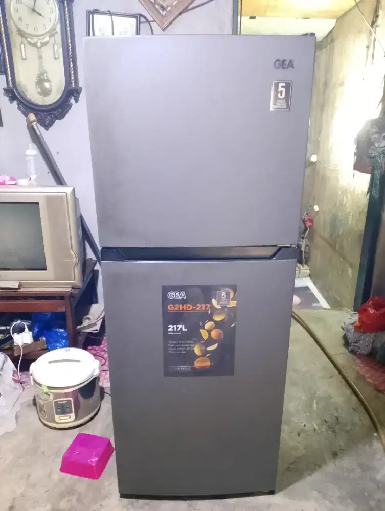 Kulkas 2 pintu GEA