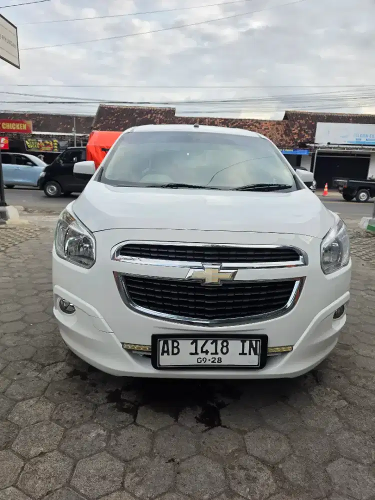 Chevrolet spin lt bensin 2013