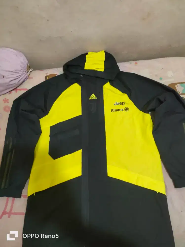 Jaket Windbreaker Juventus Adidas Original
Kode produk GR2910