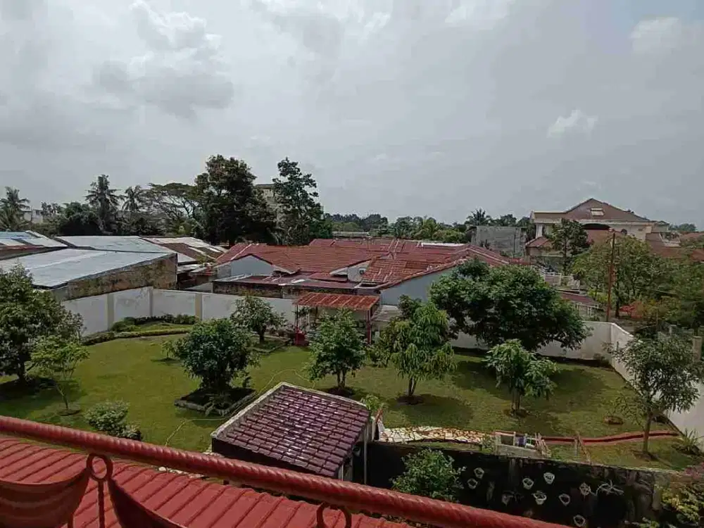 Dijual Villa Sangat Luas Jl Bunga Teratai
