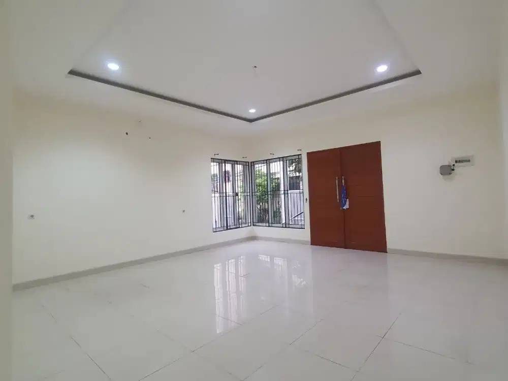Disewakan/ Dijual Rumah di Rajawali Selatan Kemayoran Jakarta Pusat - 4BR+1 Unfurnished