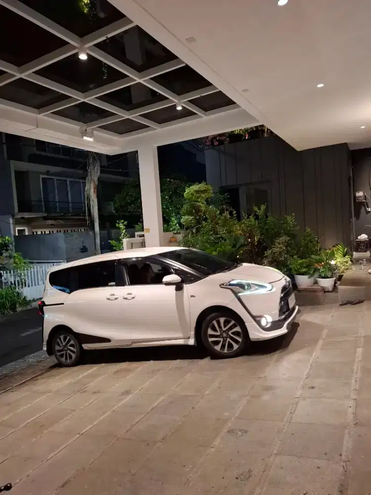 SIENTA Q 2018 (PEMILIK LANSUNG) beli dari baru