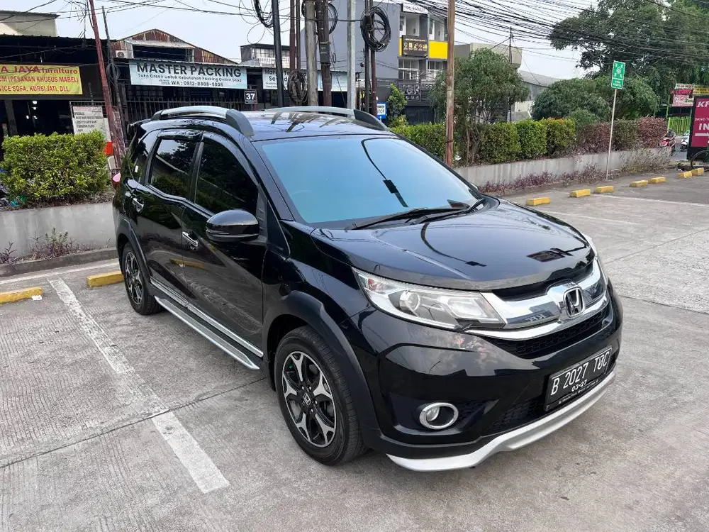 Dijual Honda BRV Prestige 2017 Matic (LOW KM dan Tipe Tertinggi)