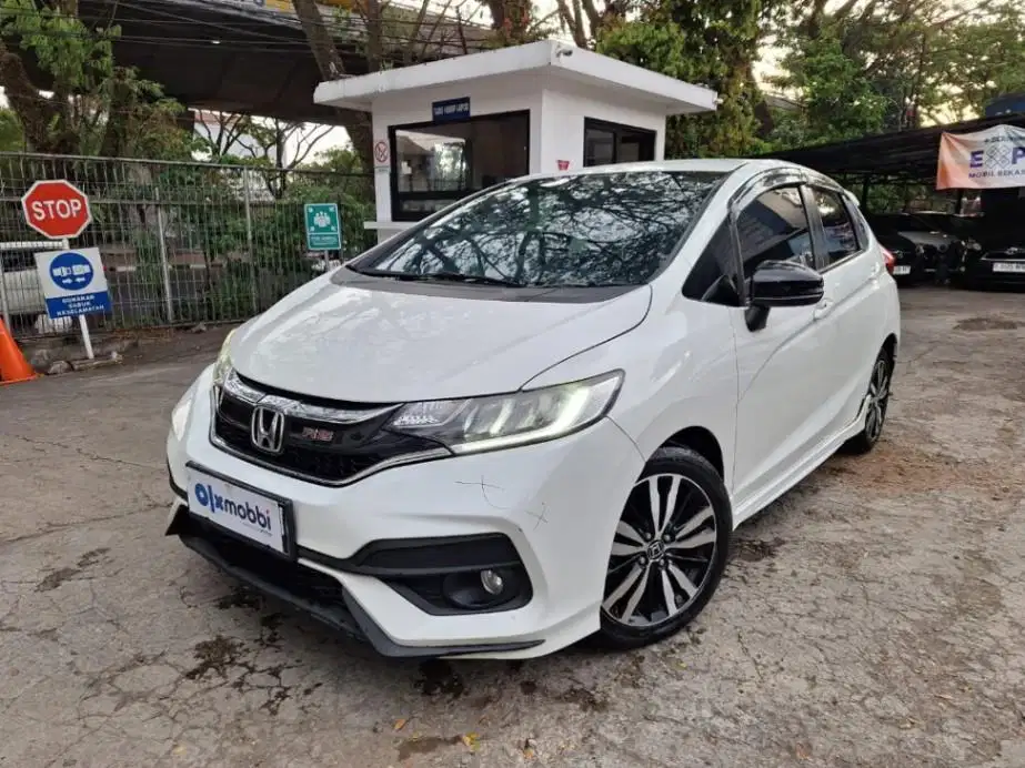 LOW DP Honda Jazz 1.5 RS Bensin-AT 2018 SAM