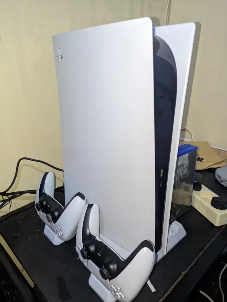 PS5 2 Controller + Games