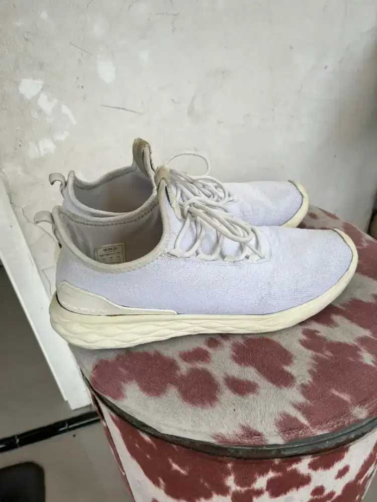 Second sepatu pria dan anak-anak