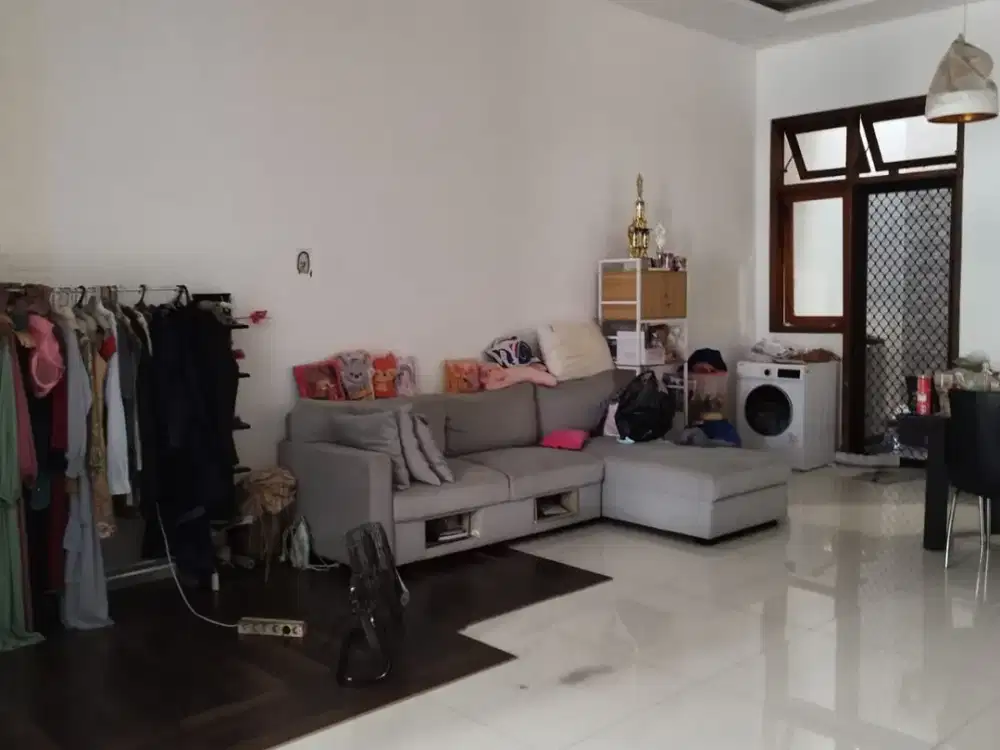RUMAH 2 LANTAI NGINDEN INTAN TIMUR