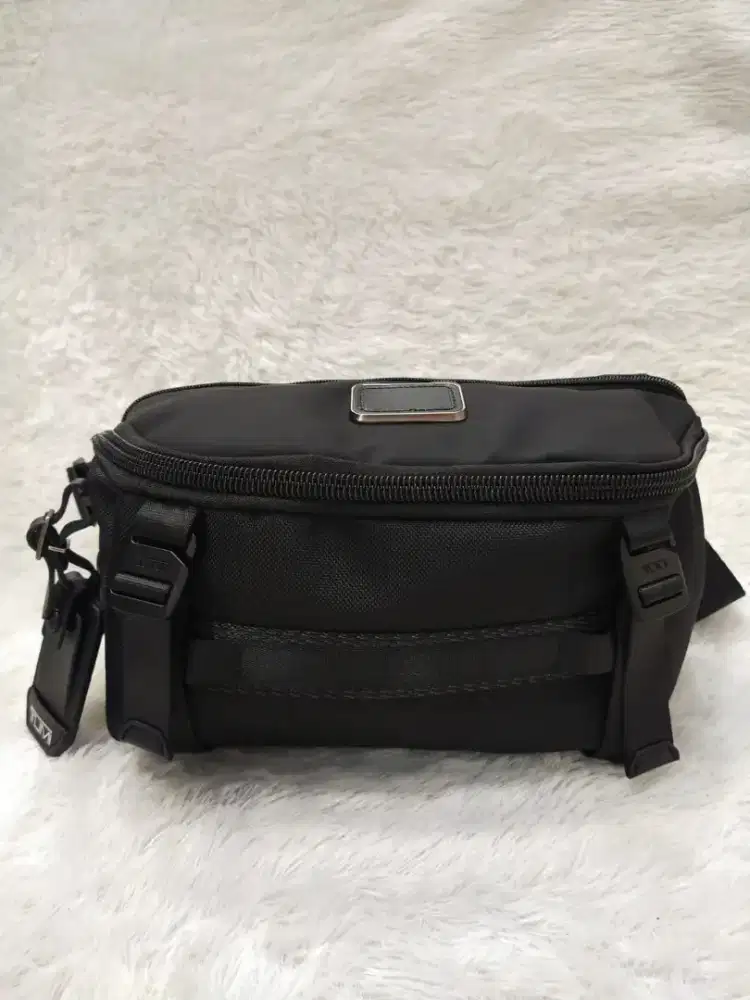 Luxury TUMI slingbag sangat keren dan muat banyak