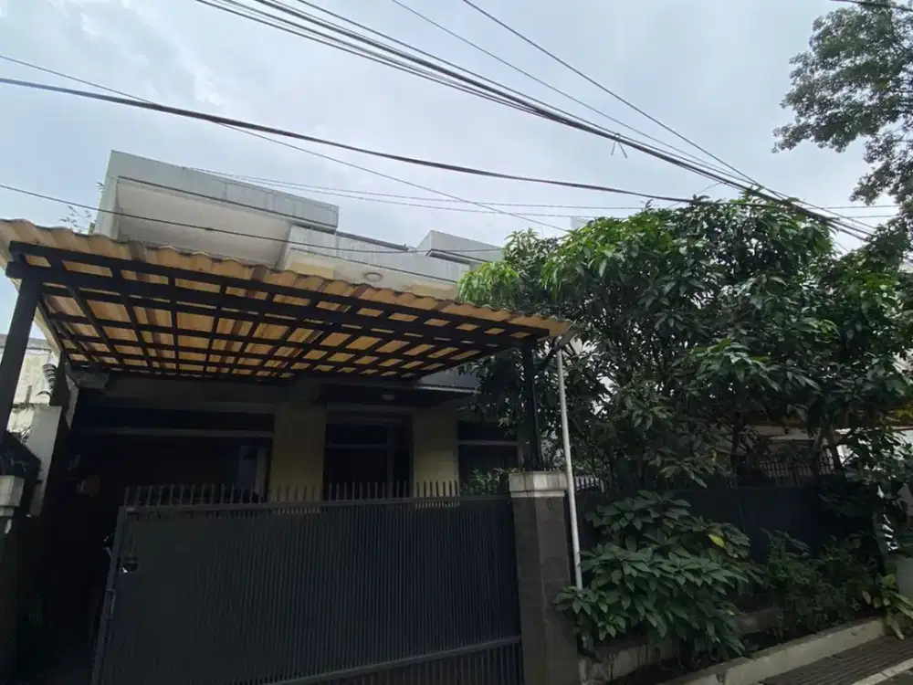 Rumah Lux Terawat Siap Huni di Burangrang Bandung