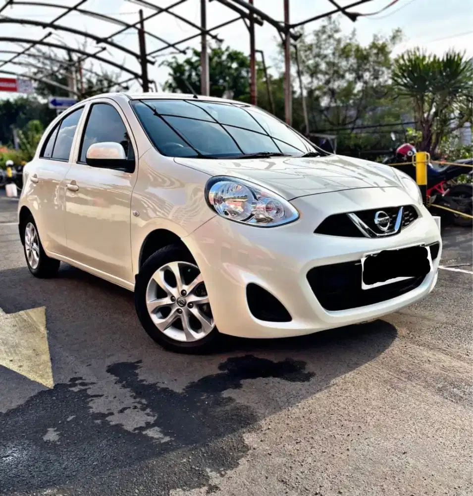 Dijual Nissan march tahun 2015