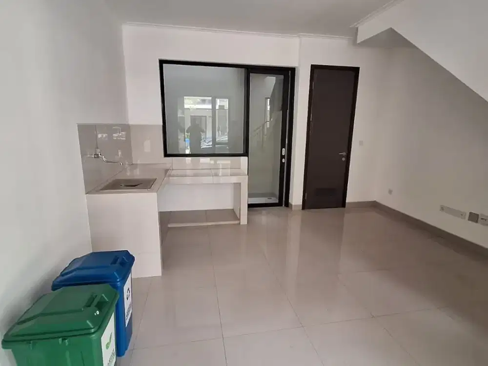 Disewakan Murah Rumah Milenial Pik2 Extension 4,5X10 Kosongan