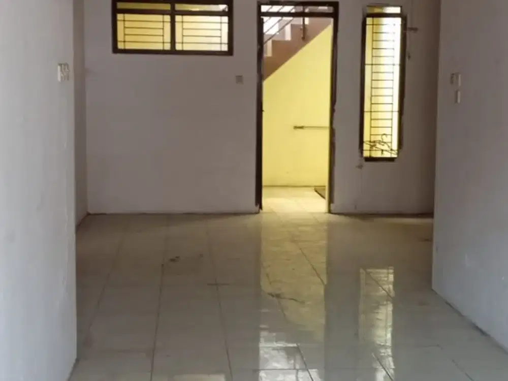 Rumah Nyaman Siap Huni di Taman kopo Indah 2