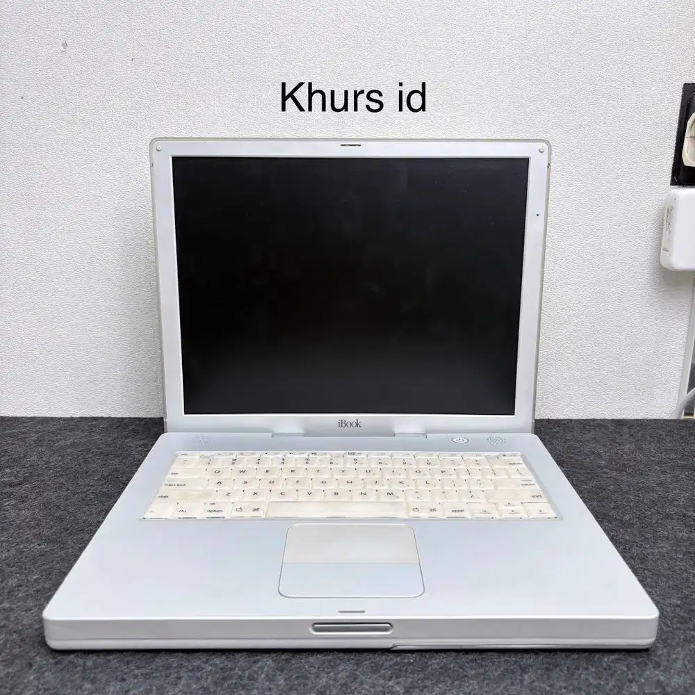 ibook g3 snow 14-inch A1007 2002 - apple collection
