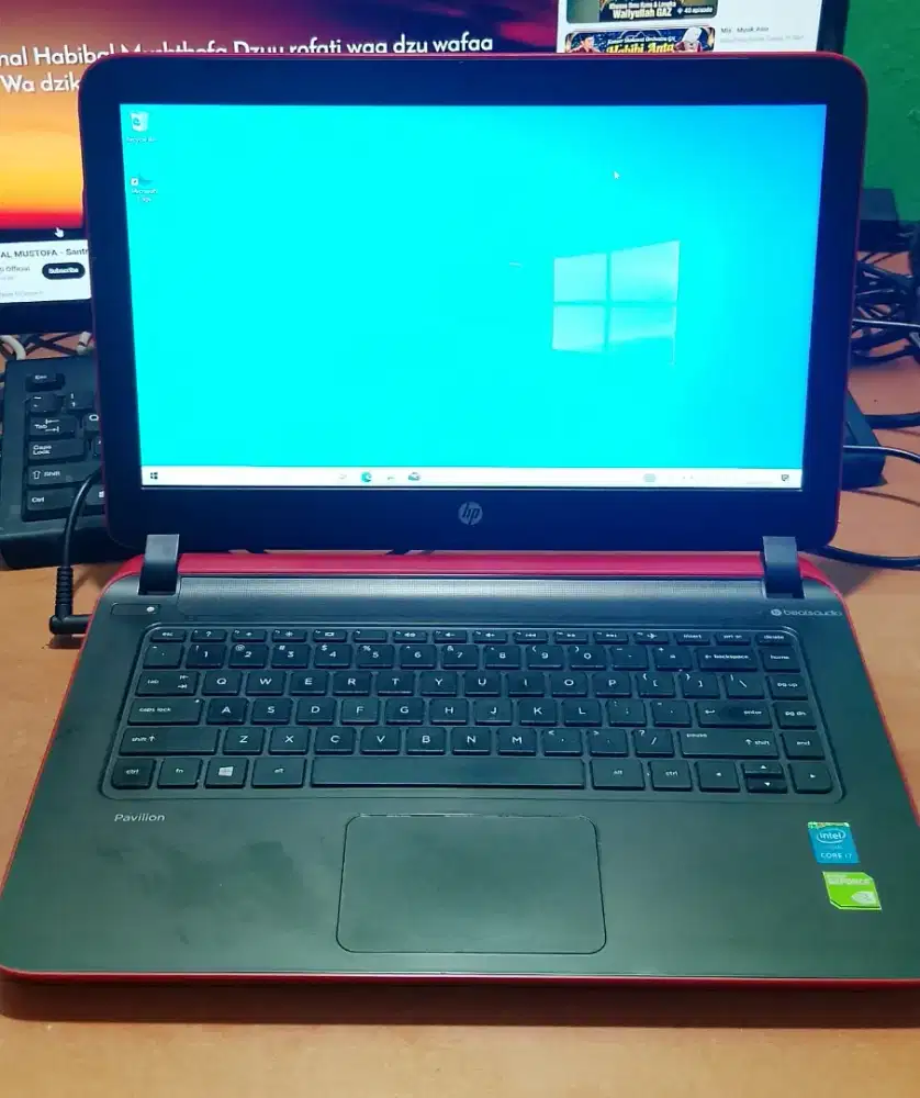 Laptop hp pavilion 14 i7-5500u ram 8gb SSD 256gb VGA 2gb windows 10