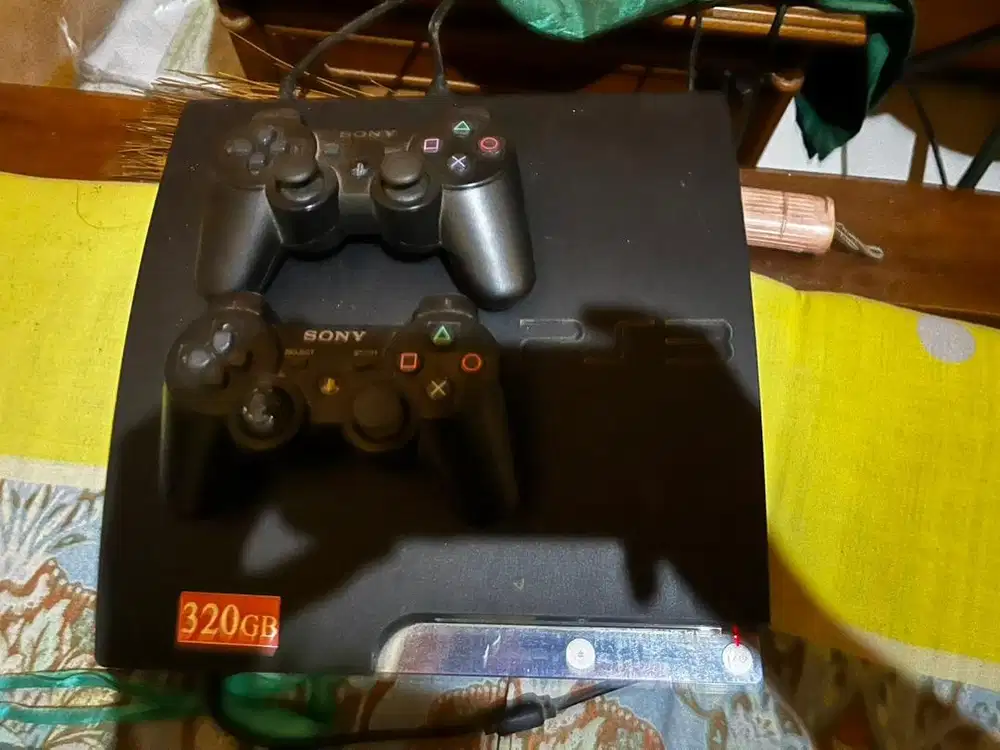 Ps 3 Bekas 320 Gb hanya Ps dan 2 Stick kondisi normal