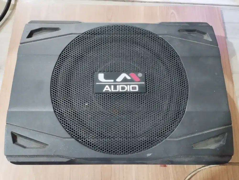 Subwoofer Aktif Kolong Jok LM AUDIO LM-80S 8 Inc