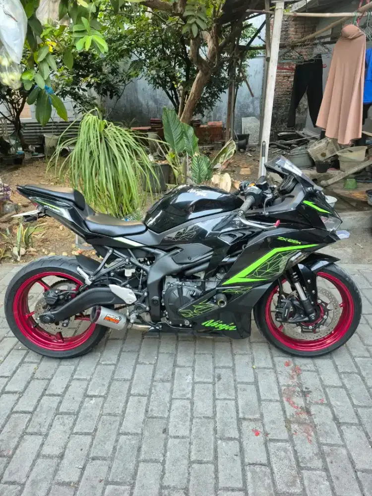 Kawasaki Ninja Zx25R Zx 25 R Low Kilometer 2021 hitam