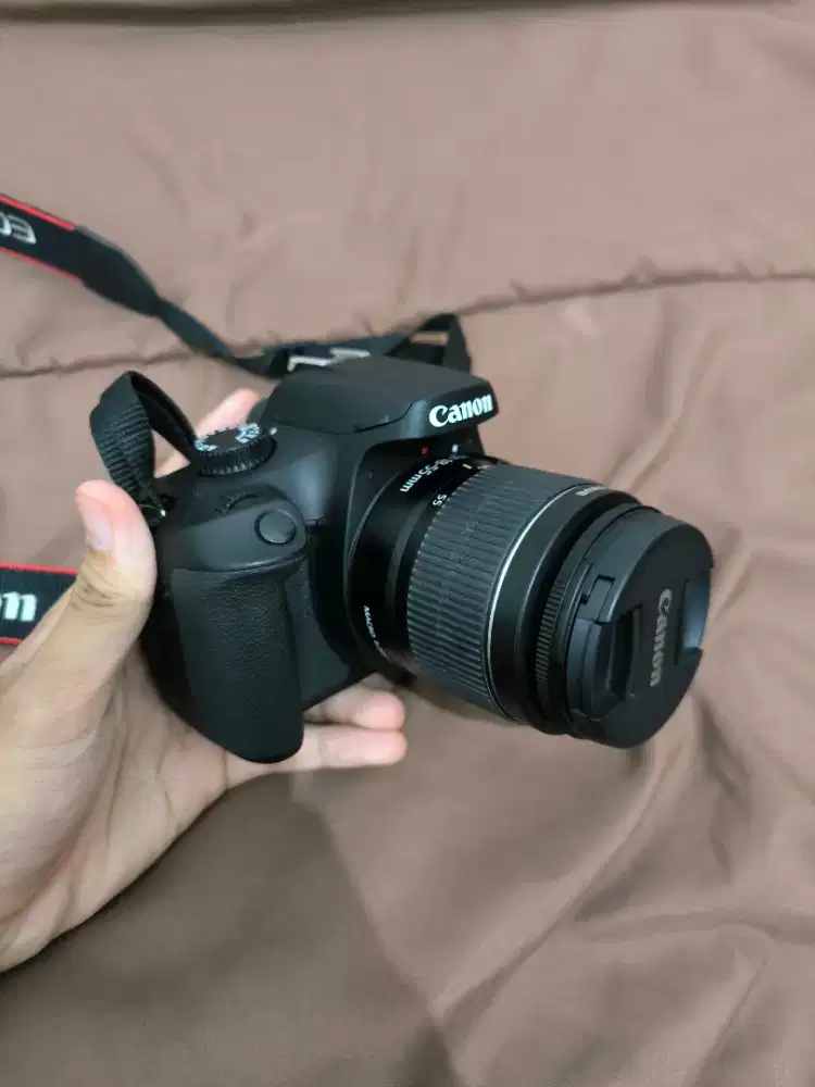Dijual Canon EOS 3000D DSLR + Lensa Kit + Tas Kamera