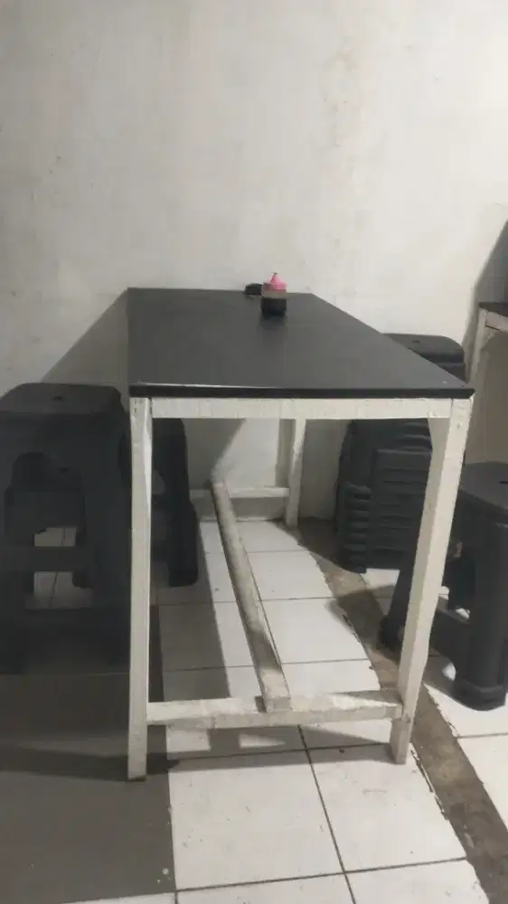 meja untuk nongkrong